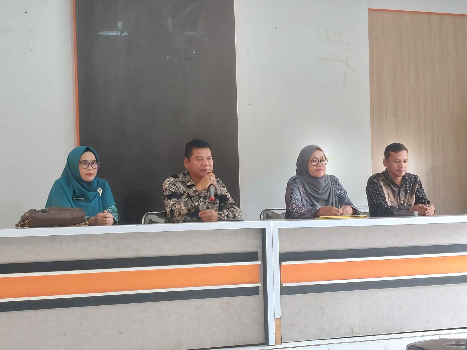Pemerintah Desa Tenjojaya Salurkan Insentif untuk Kader Posyandu, Guru Ngaji, dan Guru Madrasah
